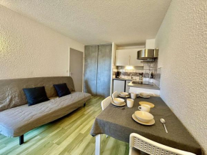 Studio cabine avec piscine, parking privatif, loggia et accès plage à pied - Sainte-Maxime - FR-1-226-534